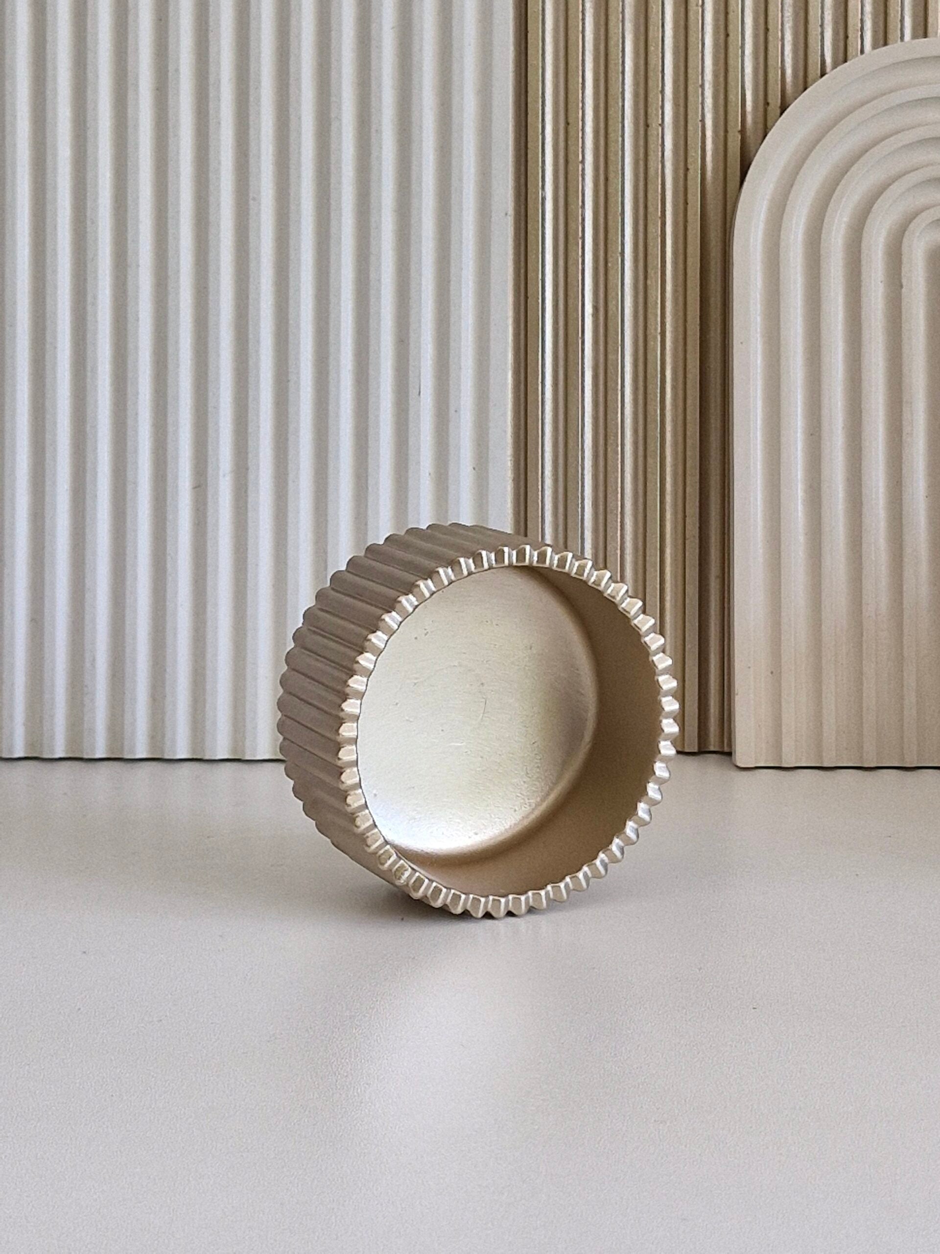 Ribbed Short Pot , without Lid