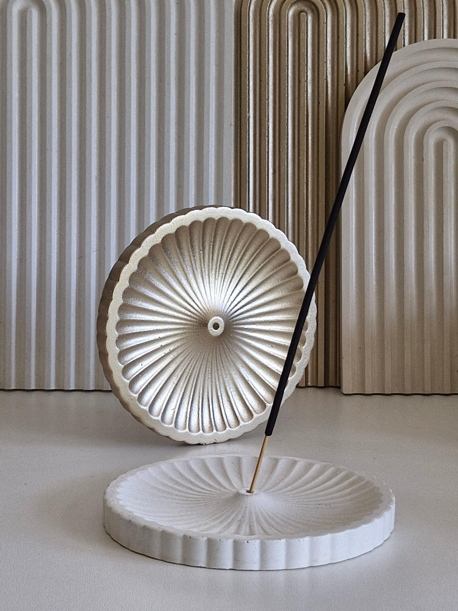 Large Circle Incense Holder – Minimalist Decorative Burner