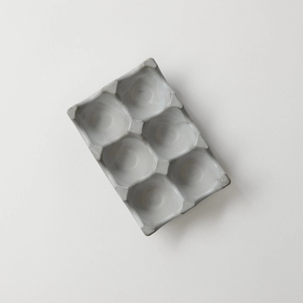 Minimalist Egg Holder - 6 Holes Egg Tray