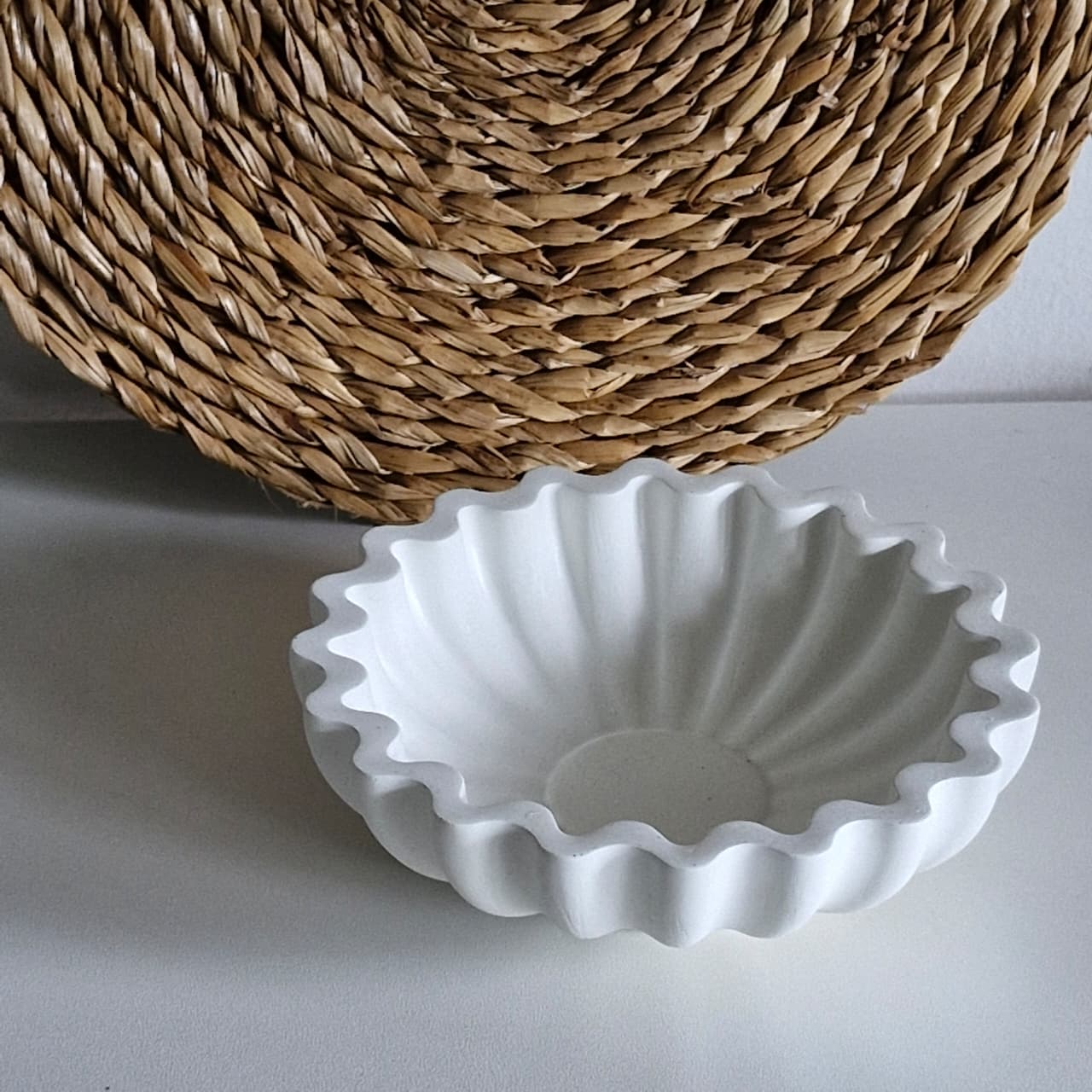 Stunning Wave Bowl - Ruffled Edge Dish