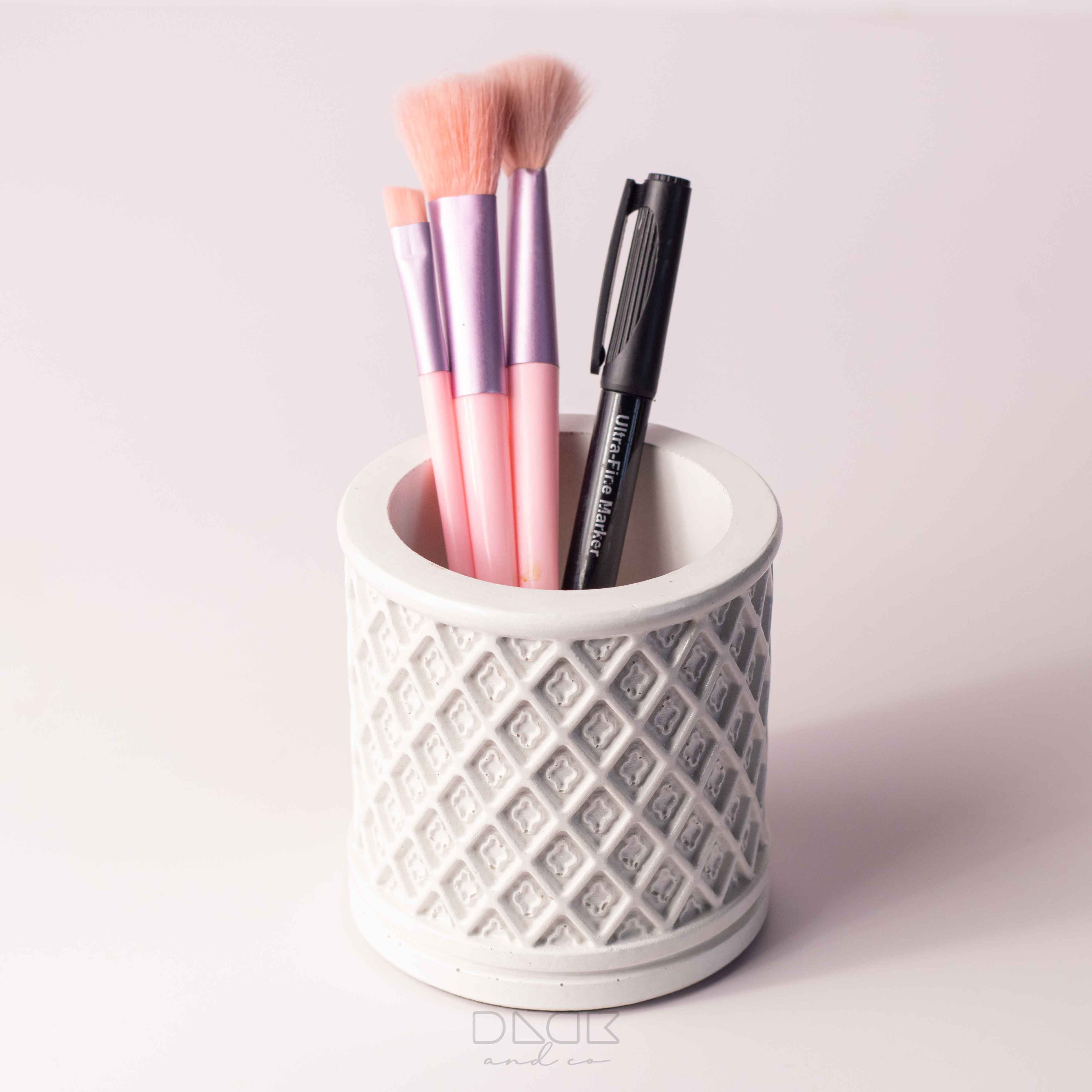 Diamond Brush Holder