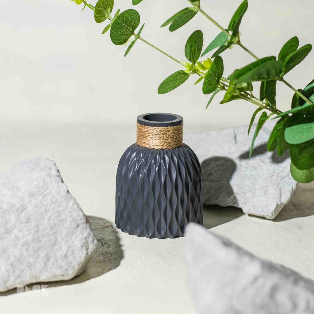 Stylist Nordic Vase with Thread