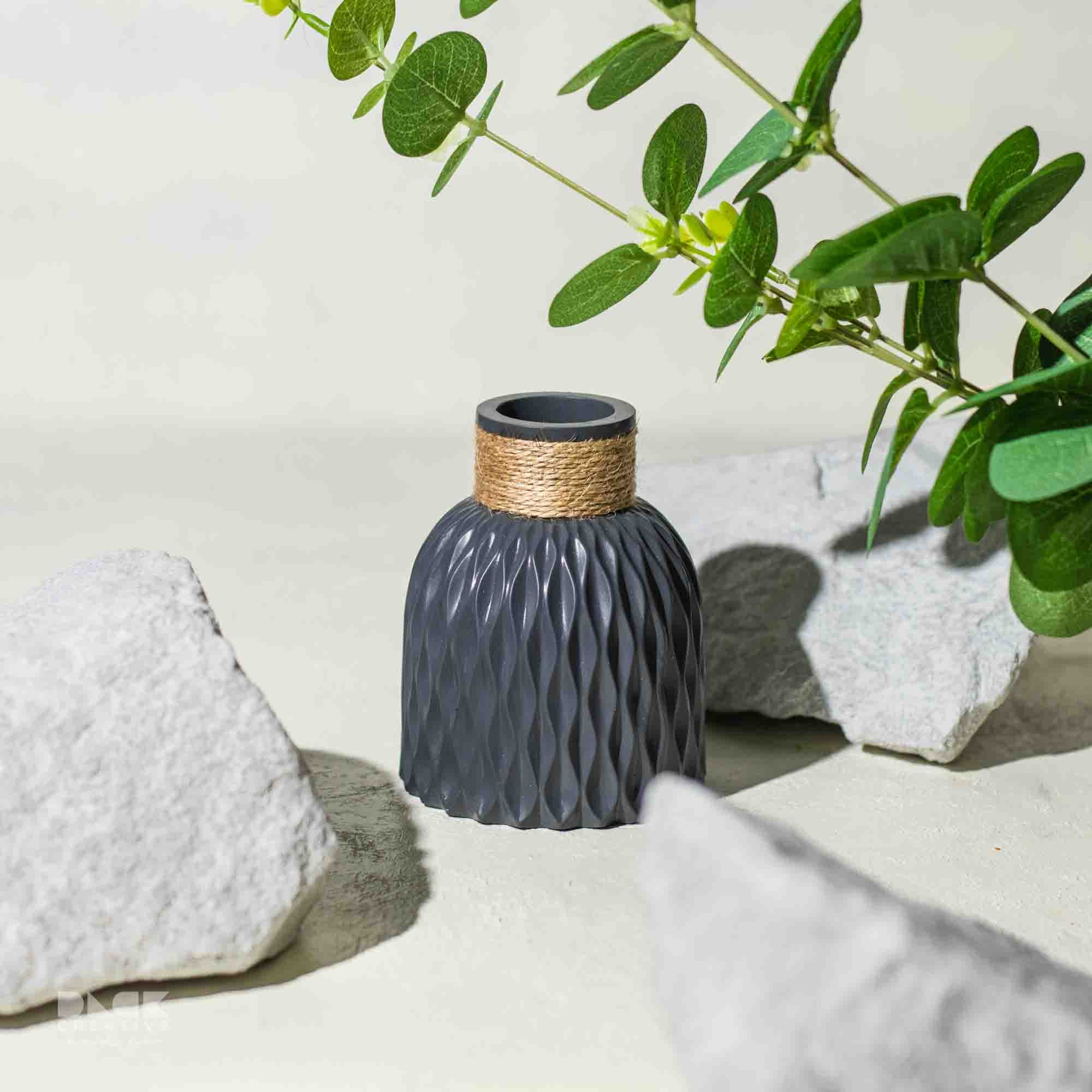 Stylist Nordic Vase with Thread