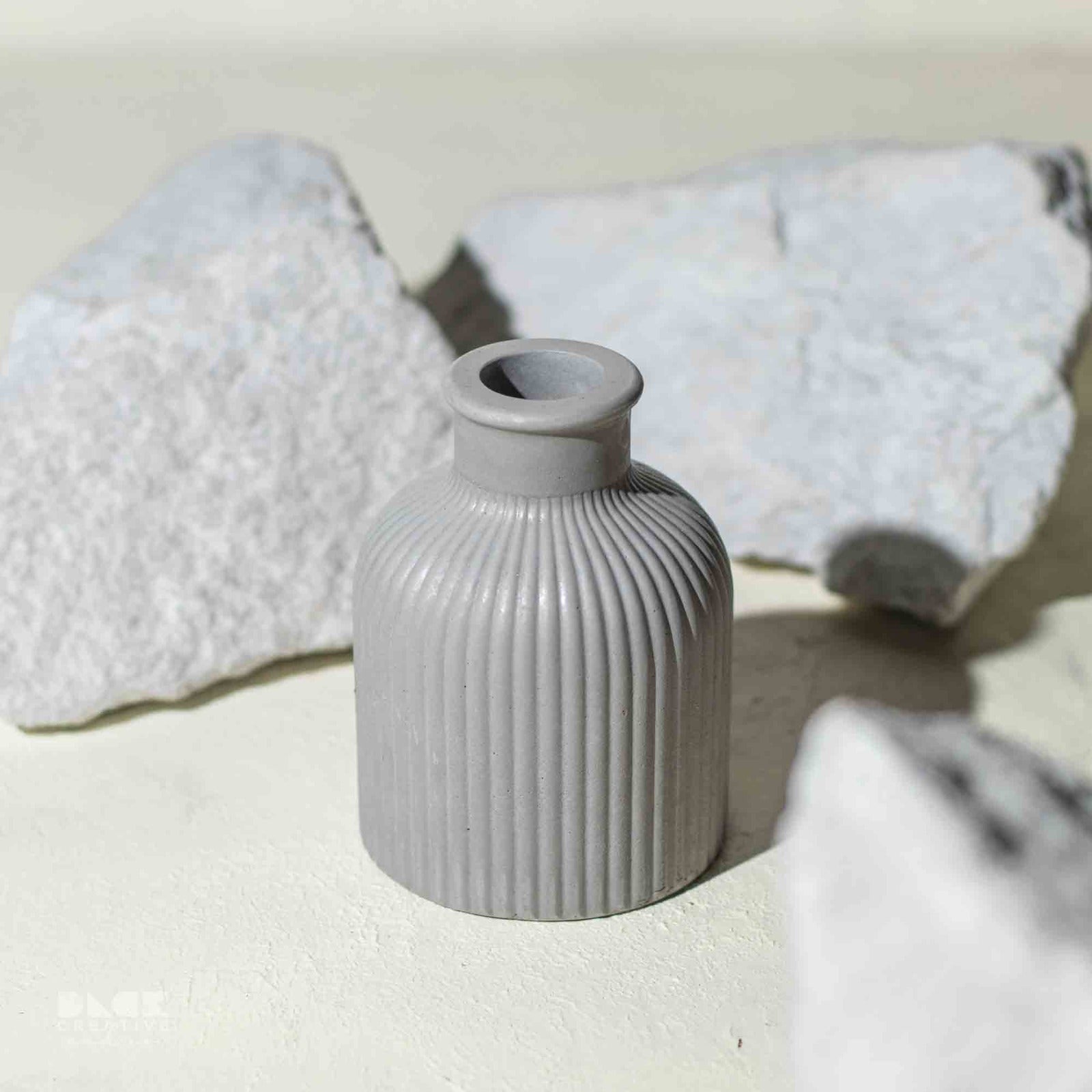 Stylist Concrete Vase in Pastel Colors - Ribbed Bud Vase