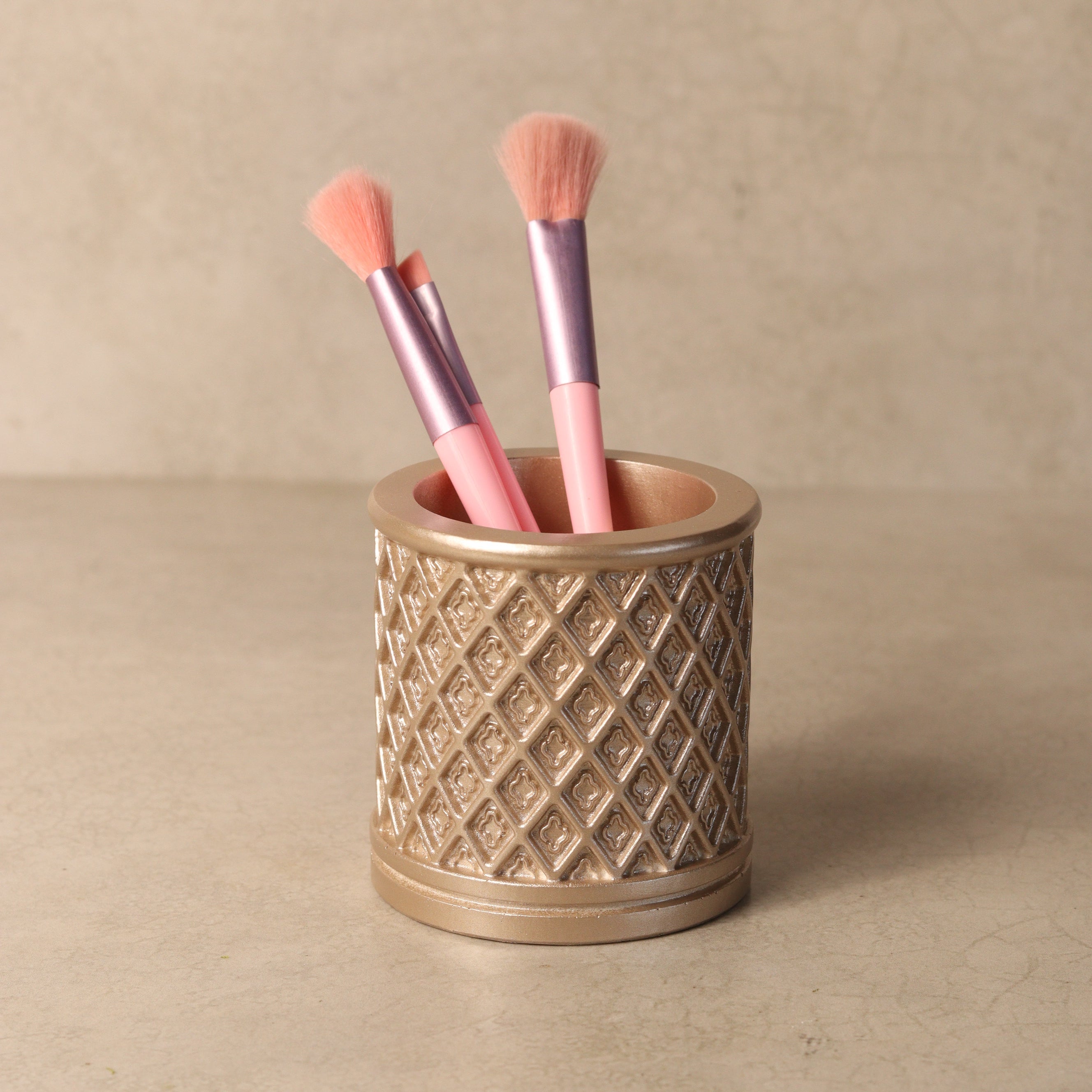 Diamond Brush Holder