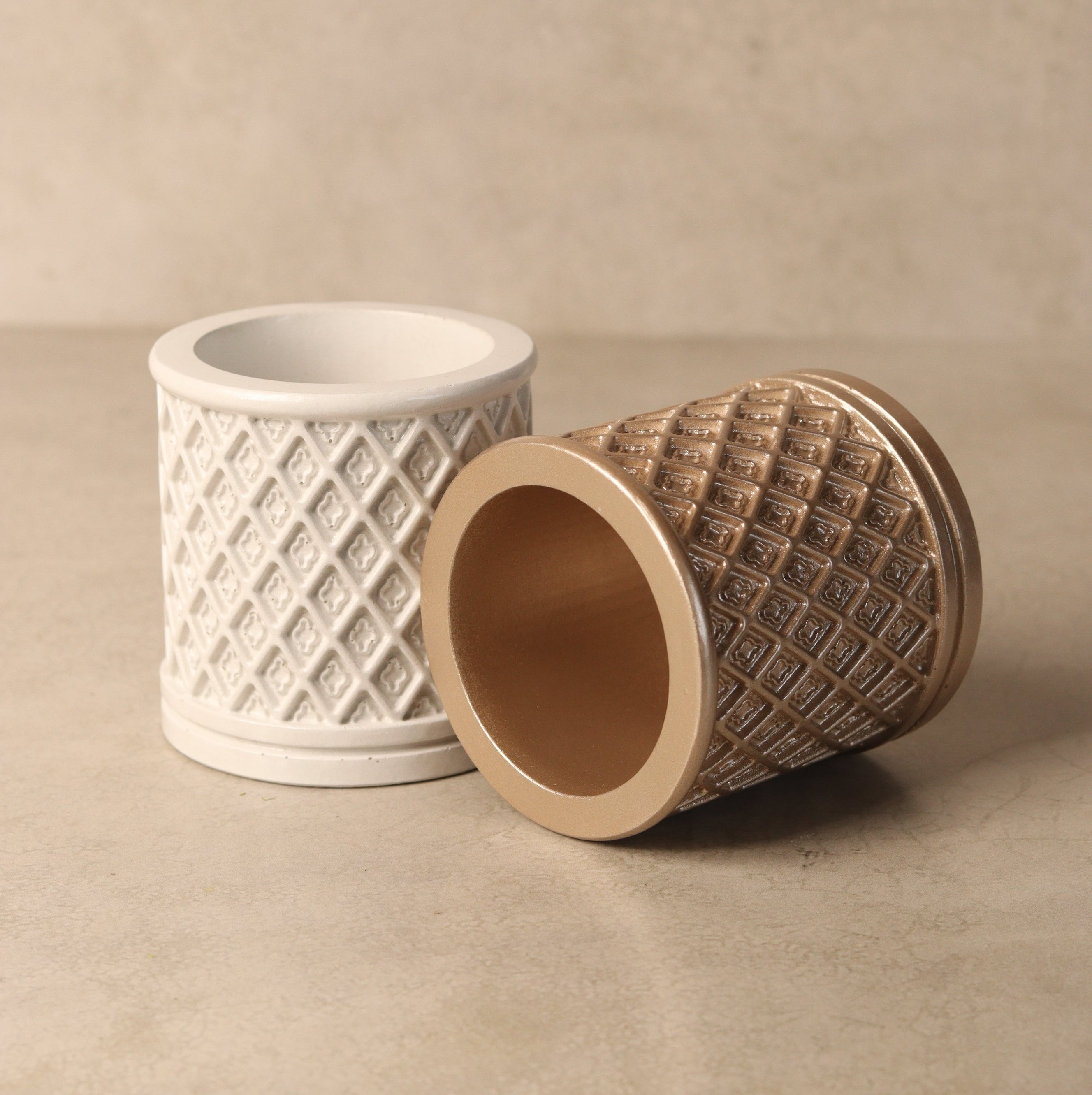 Diamond Brush Holder